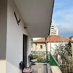 Door Vandrarhem Tirana